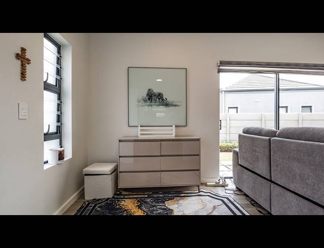 3 BEDROOM HOUSE FOR SALE IN BURGUNDY ESTATE